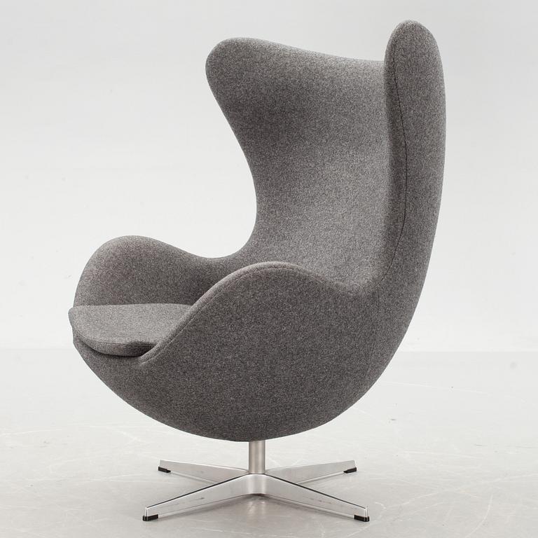 FÅTÖLJ, "Ägget", Arne Jacobsen, Fritz Hansen 2002.