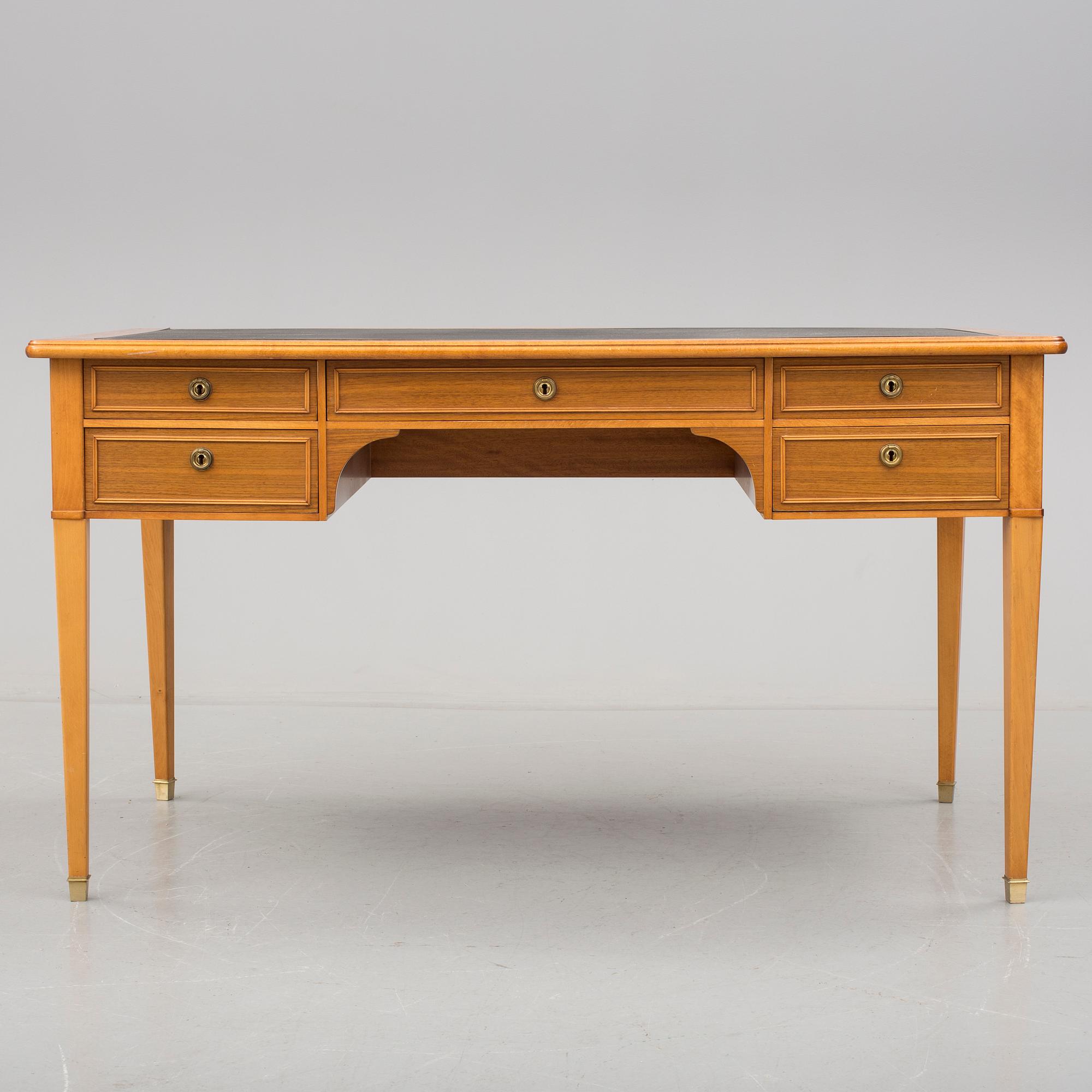 SKRIVBORD, gustaviansk stil. 1900-talets andra hälft.