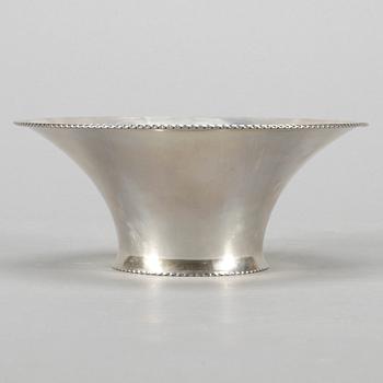 SKÅL, silver, C G Hallberg, Stockholm, 1937. Vikt ca 124 gram.