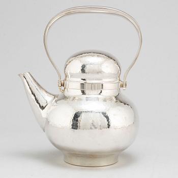 An Eric Löfman sterling teapot, executed by MGAB Uppsala 1978, numbered 1/10.