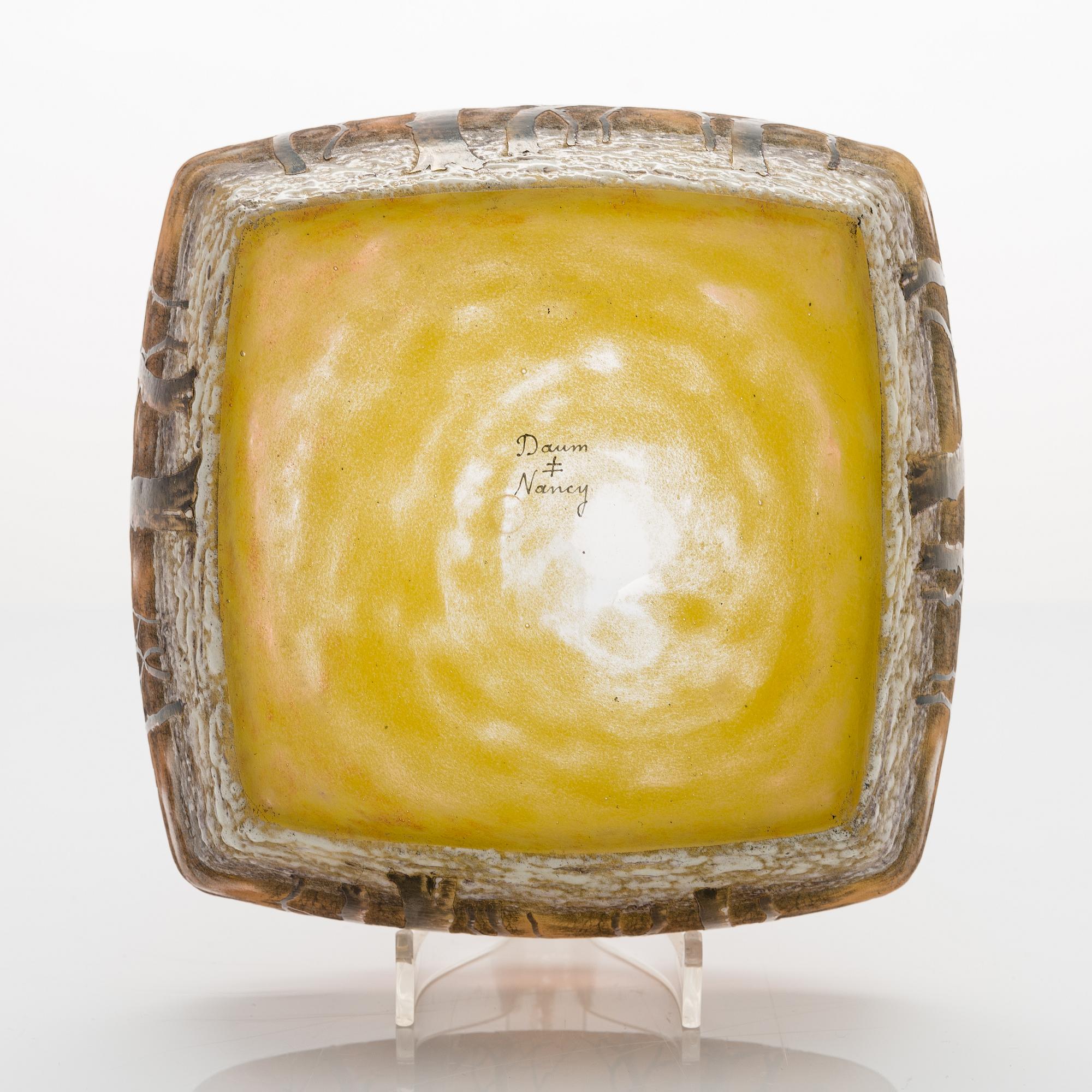 An early 20th-century French glass bonbonnière by Daum Nancy.
