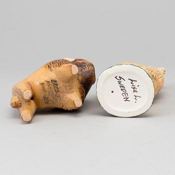 LISA LARSON, figuriner, två stycken stengods, 1900-talets andra hälft samt 2000-tal.