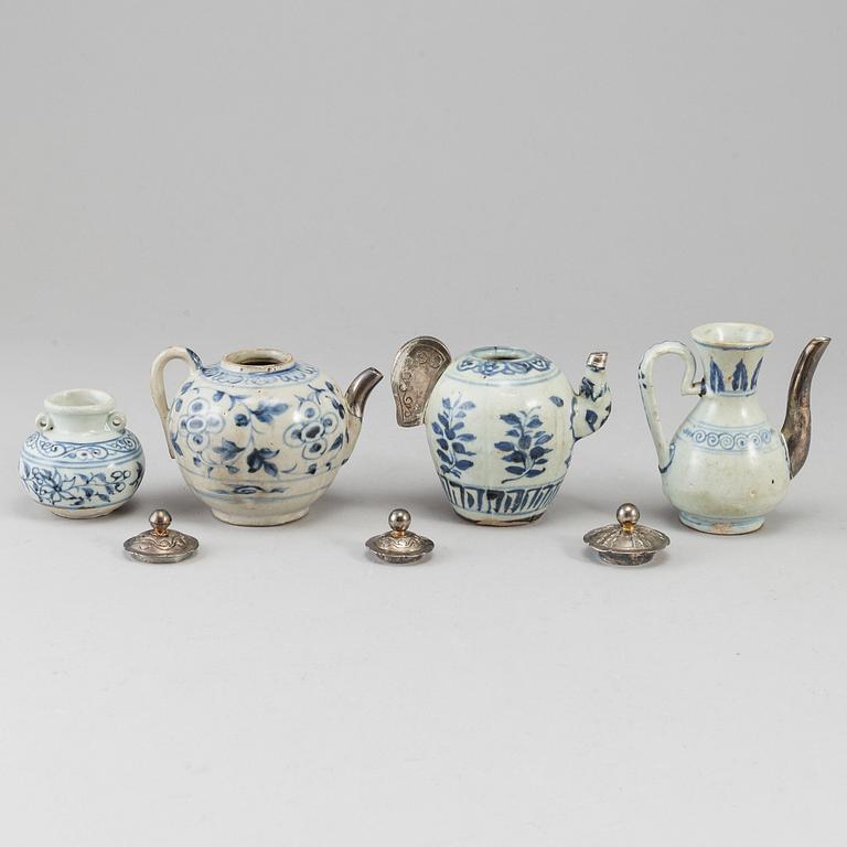 A group of south east asian teapots and a jar, 16th/17th Century.