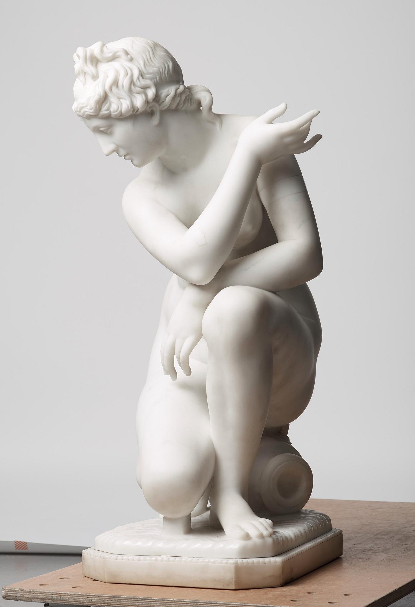 Giambologna Efter, "Knäböjande Venus".