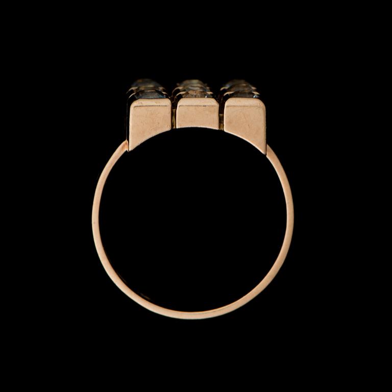 EERO RISLAKKI, RING, facetted aquamarines, 14K gold. Westerback, Helsinki 1968.