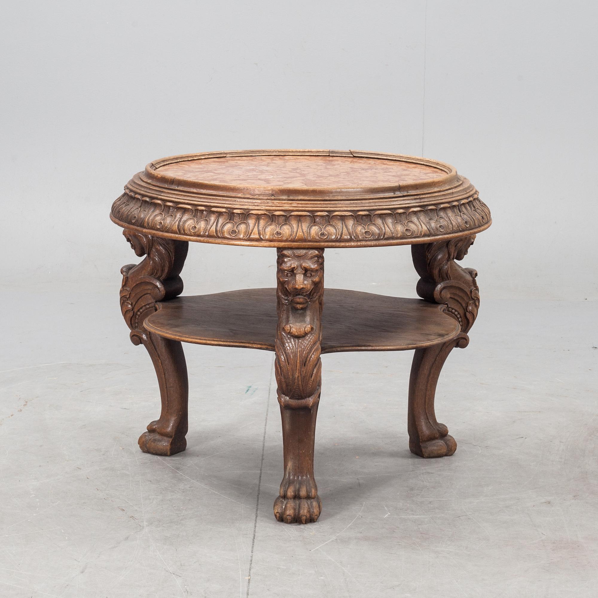 BORD, nyrenässansstil, 1900-talets första hälft.