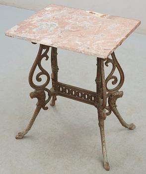 TRÄDGÅRDSBORD, gjutjärn och marmor, sent 1800-tal.