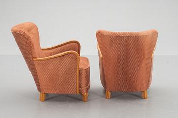 FÅTÖLJER, ett par. 1940-tal.