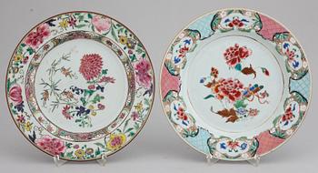 A set of five famille rose dinner plates, Qing dynasty, Qianlong (1736-95).