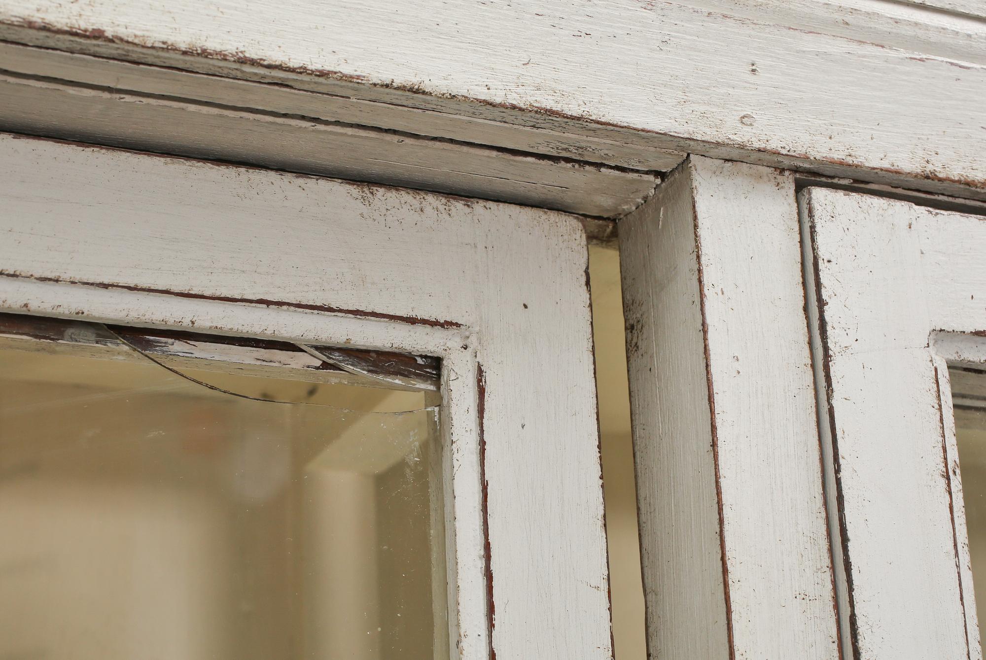 VITRINSKÅP, 1900-tal.