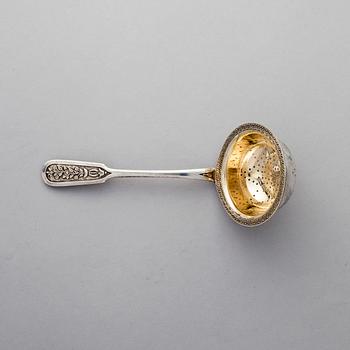 TESIL, silver, kontrollstämplar Viktor Savinkov, S:t Petersburg 1869. Vikt 87 g.