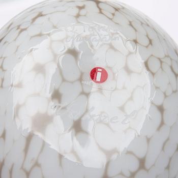 FIGURIINEJA, 2 kpl, lasia, signeerattu O. Toikka, Nuutajärvi, Finland.