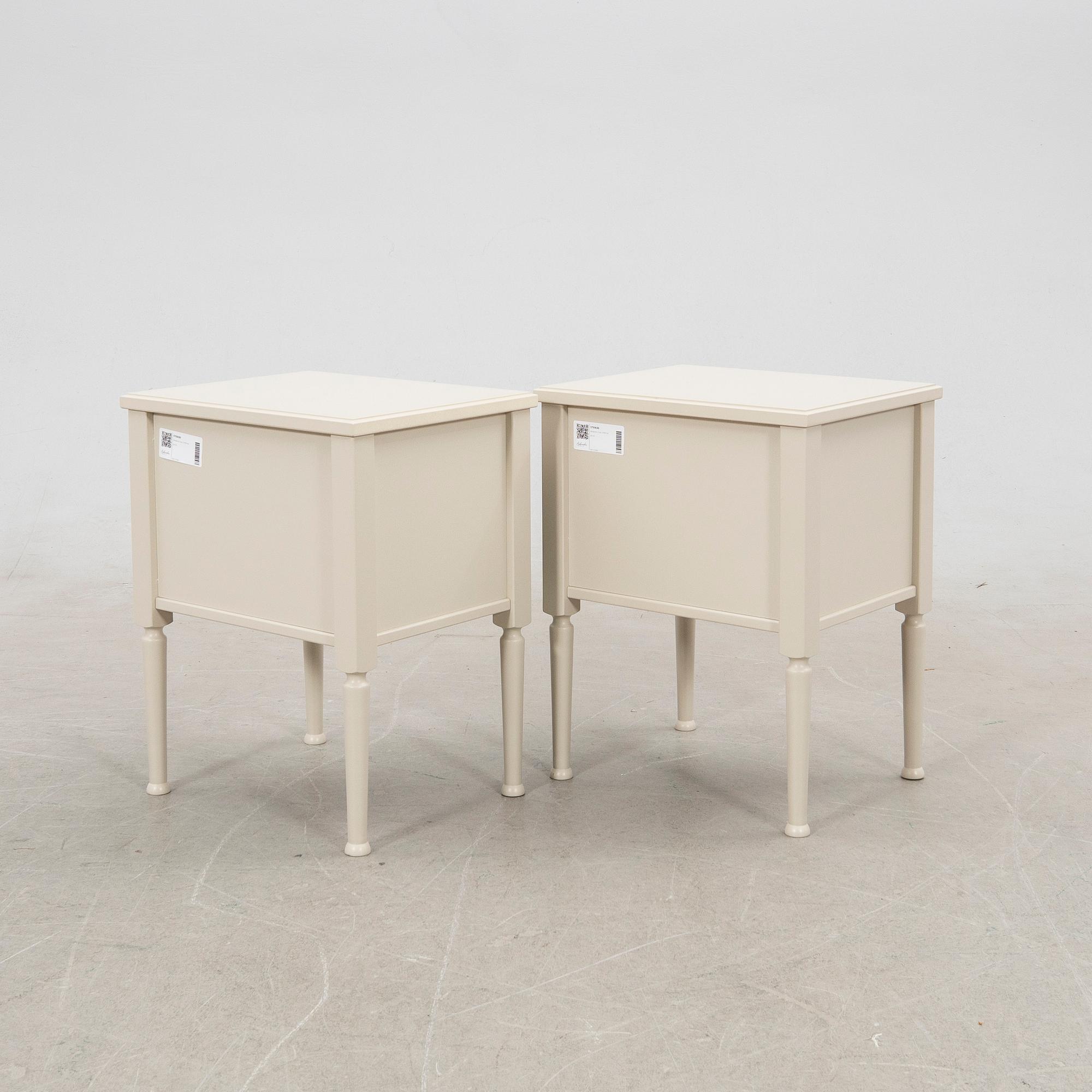 Bedside tables, 1 pair, 21st century.