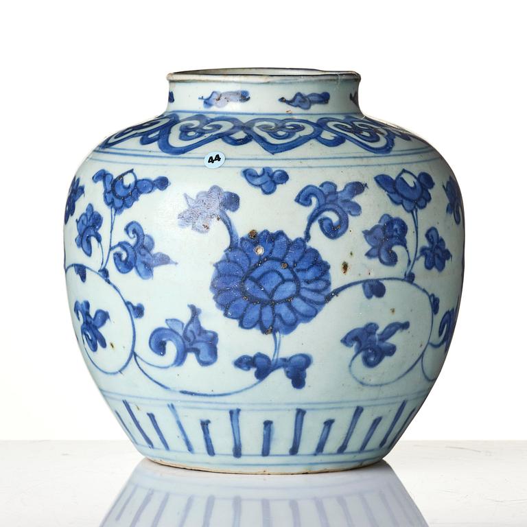 A blue and white 'floral' jar, Ming dynasty, Wanli (1572-1620).