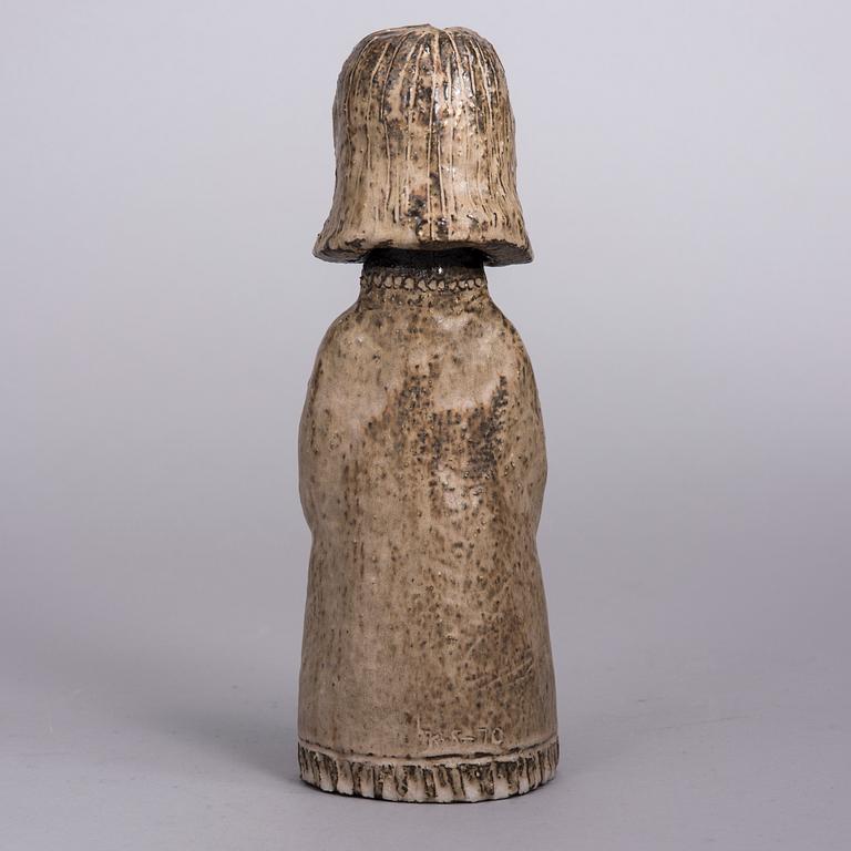 FIGURIN, chamotte, otydlig signering KS och daterad -70.