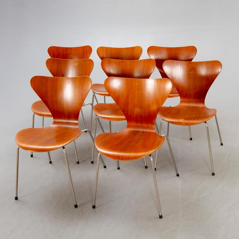 Arne Jacobsen, stolar 8 st "Sjuan" för Fritz Hansen Danmark 1900-talets andra hälft.