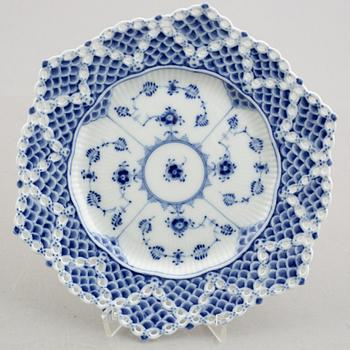 Two 'Musselmalet' porcelain dishes, Royal Copenhagen, Denmark 1969-1973.