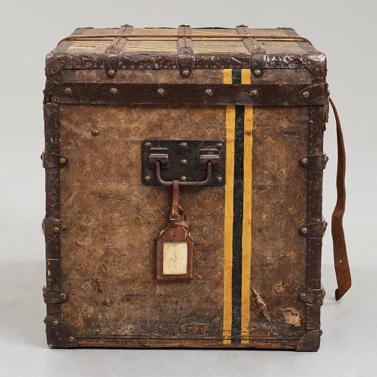 Louis Vuitton, TRUNK, Louis Vuitton, early 19th century.