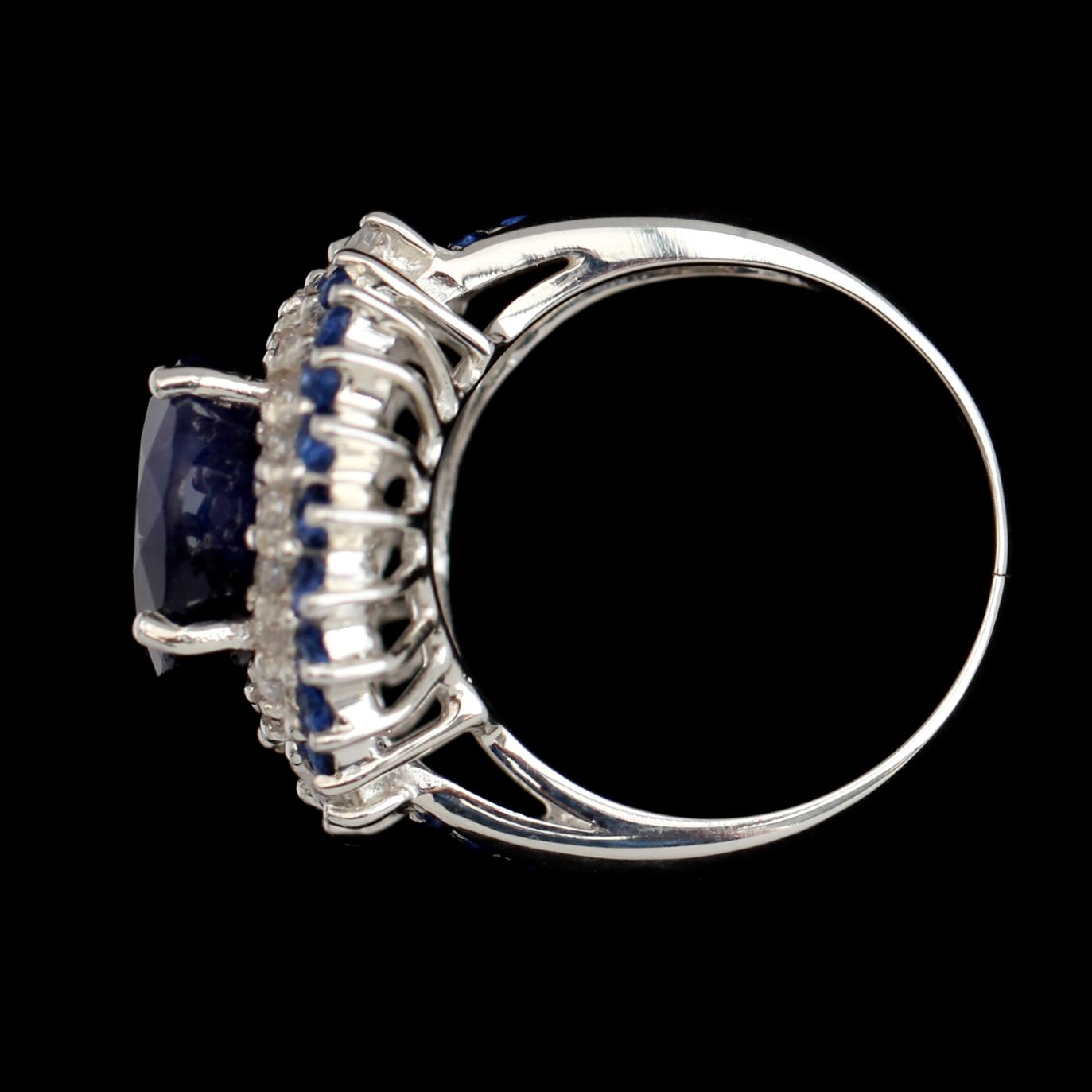 RING, vitguldspläterat sterlingsilver, blå safirer tot ca 9.35 ct. vita safirer tot ca 0.48 ct.
