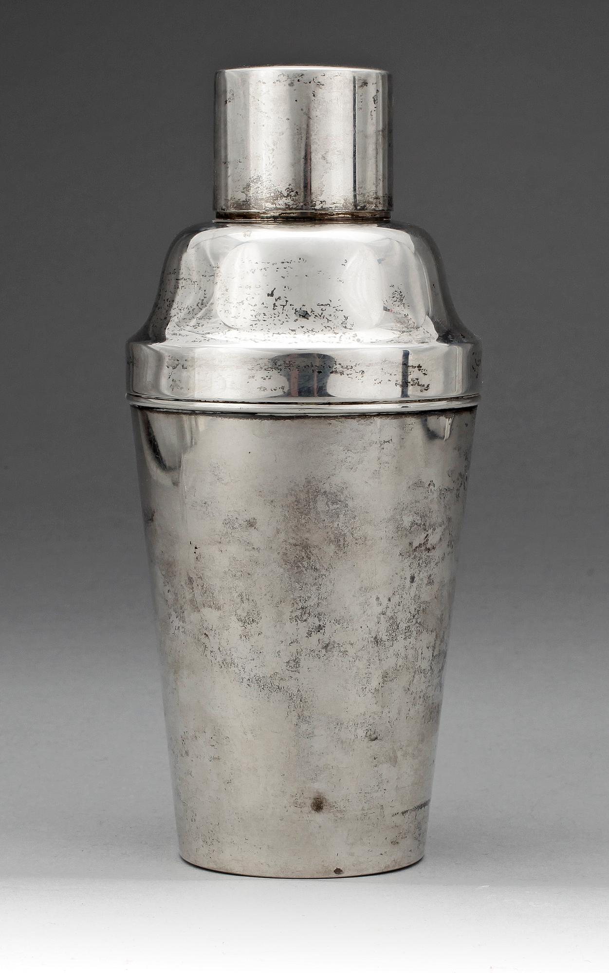 SHAKER, silver, CG Hallberg, Stockholm, 1931. Tot ca 365 gr.