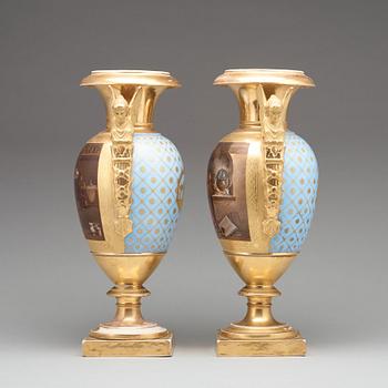 A pair of vases, 19th/20th Century.