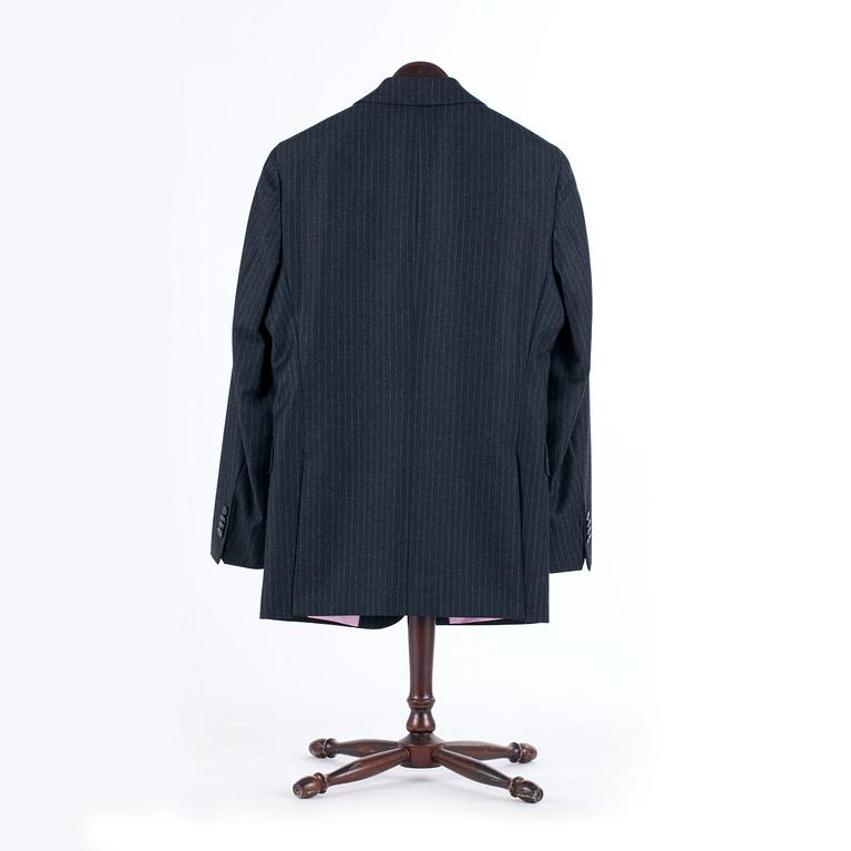 EDUARD DRESSLER, a grey wool suit consisting of jacket and pants. Size 46.