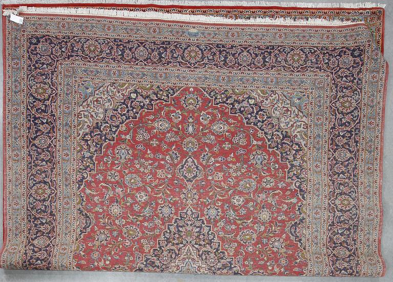 MATTA, old Keshan, ca 405x291 cm.