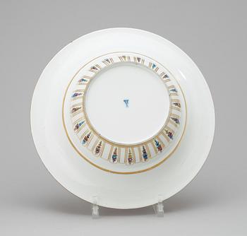 A large Meissen dish, ca 1900.