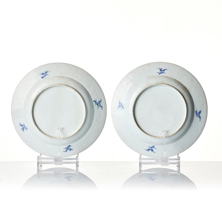 A set of six armorial dinner plates, Qing dynasty, 18th century.