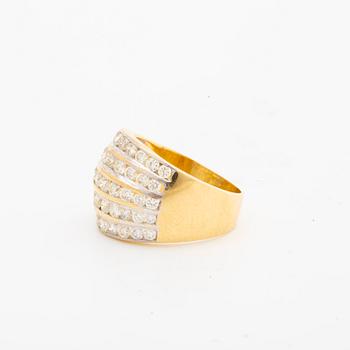 RING 18K guld m briljanter ca 1 ct totalt.