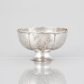 A Chinese silver bowl, early 20th Century.