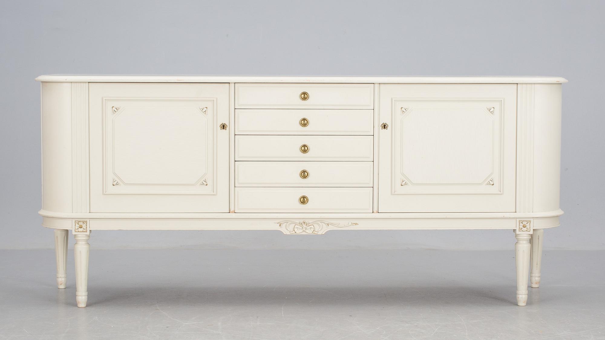 MATGRUPP, 8 delar, gustaviansk stil. 1900-talets andra hälft.