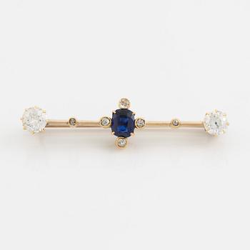 Brooch with syntehtic sapphire and old cut diamonds.