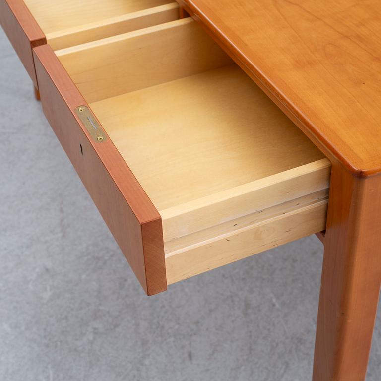 Carl Malmsten, skrivbord "Nya Guldheden" Åfors möbelfabrik 1900-talets andra hälft.