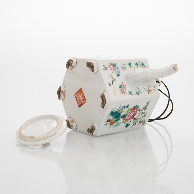 Teekannu, posliini, Kiina.