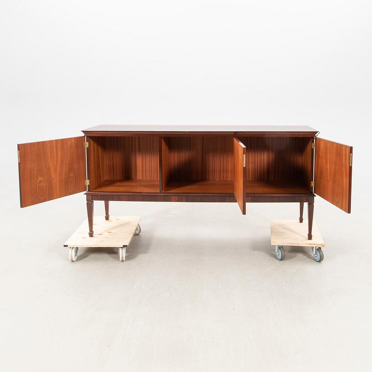 Sideboard 1900-talets andra hälft.