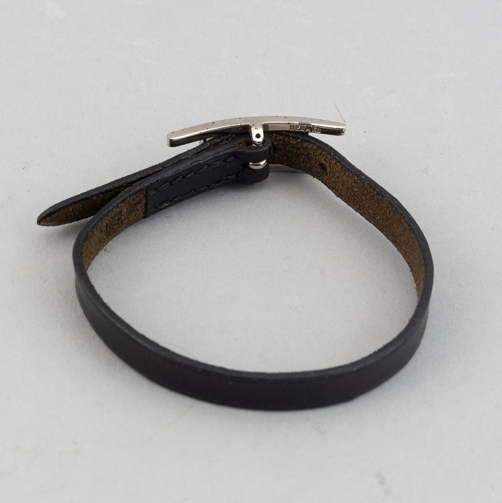 Hermès, armband samt scarf.