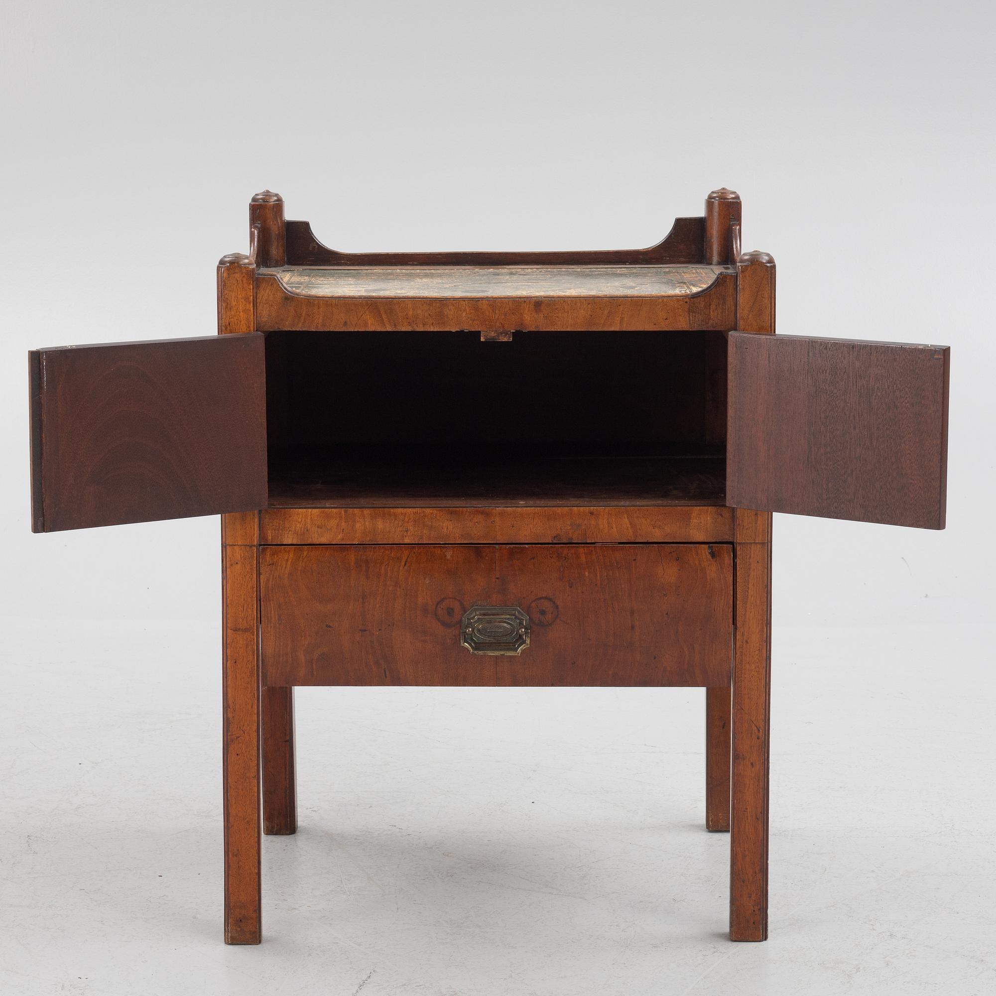 A bedside cabinet, 19th century.