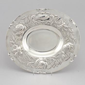 PRESENTERFAT, barockstil, silver, GAB, Stockholm, 1935, vikt 385 gram.