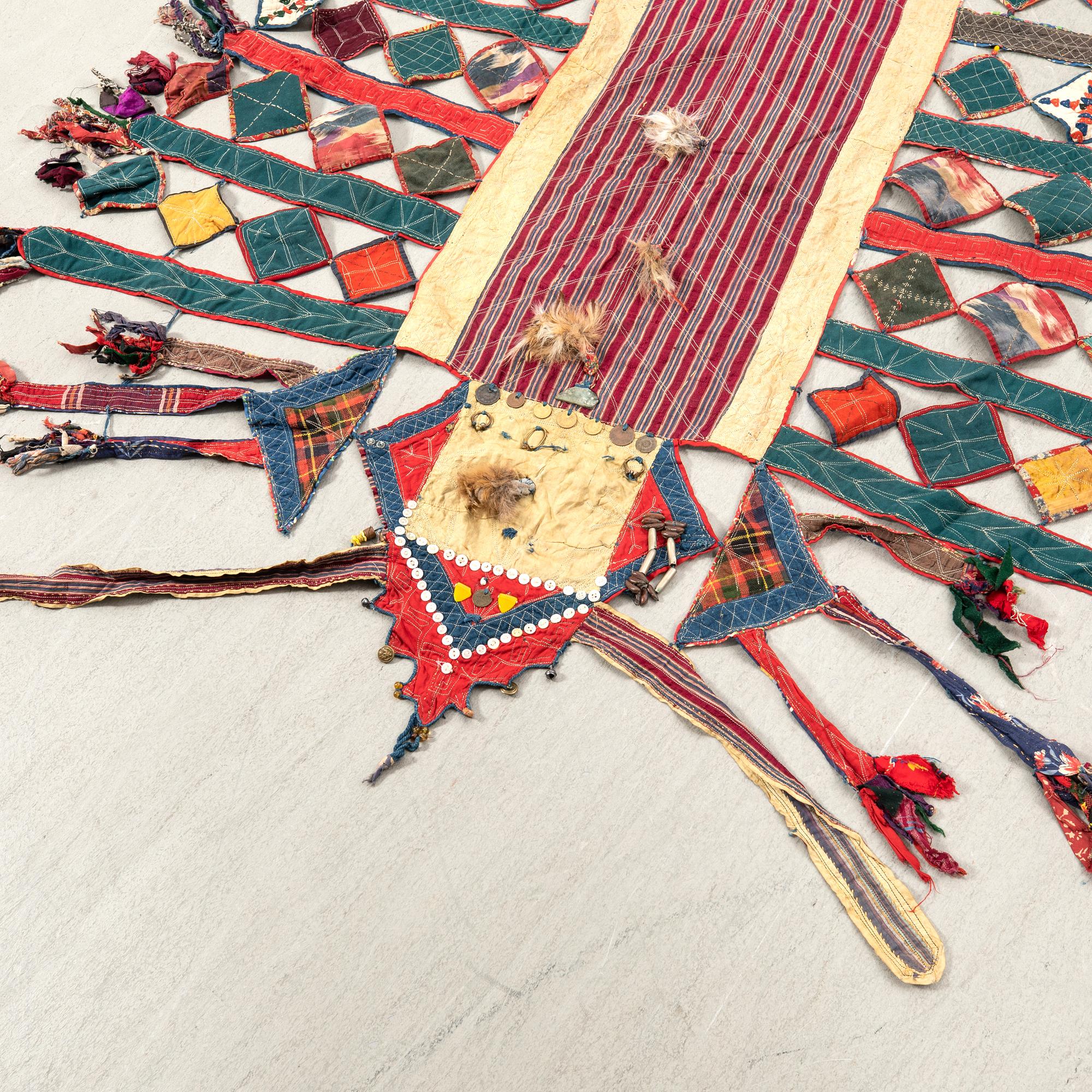 Kamelprydnad Turkmensk semiantik/antik ca 170x145 cm.