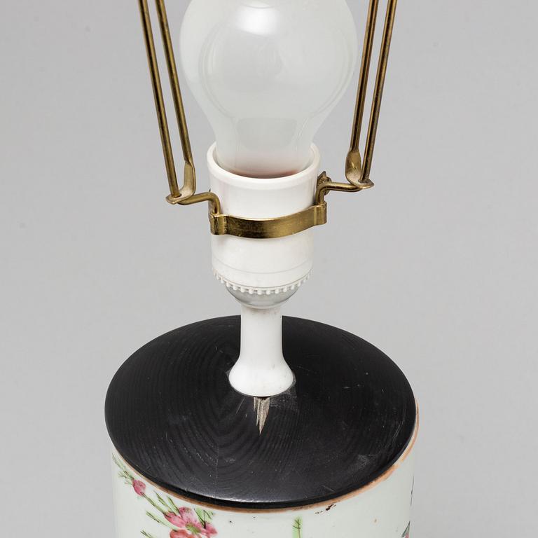 A Chinese famille rose hat stand, turned into a table lamp, early 20th century.