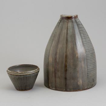 CARL-HARRY STÅLHANE, a stoneware vase and bowl from Rörstrand, signed and dated -60.