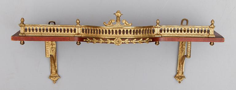 VÄGGHYLLA, sekelskiftet 1900.