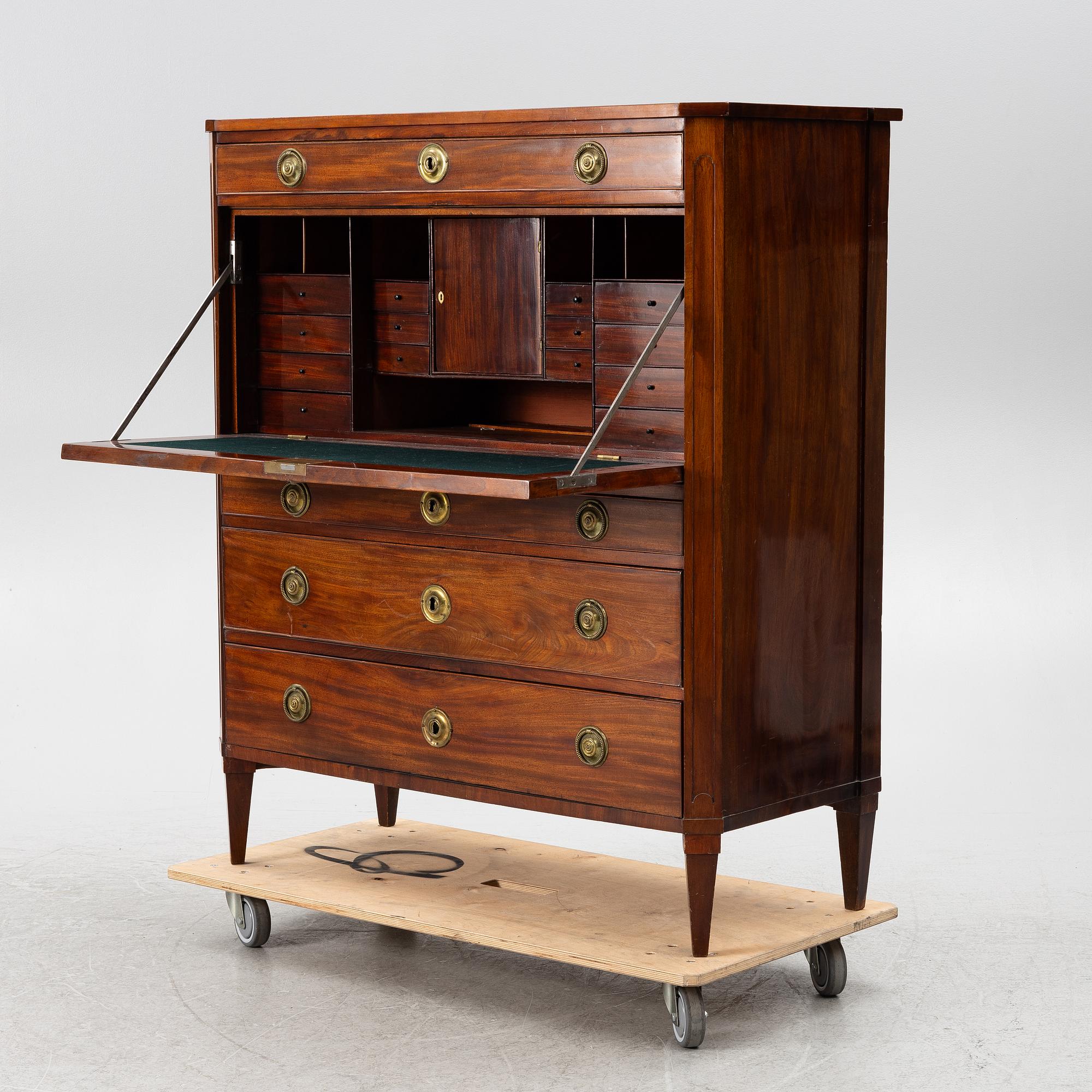 A late Gustavian chiffonier, circa 1800.