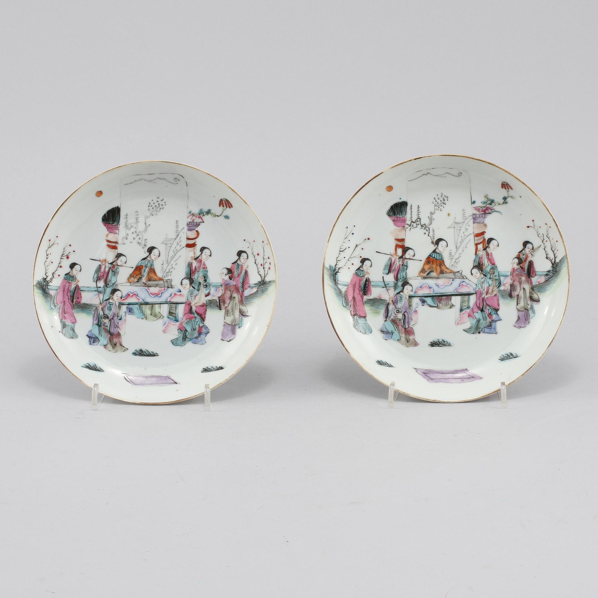 SKÅLFAT, ett par, porslin, Kina, omkring sekelskiftet 1800/1900.