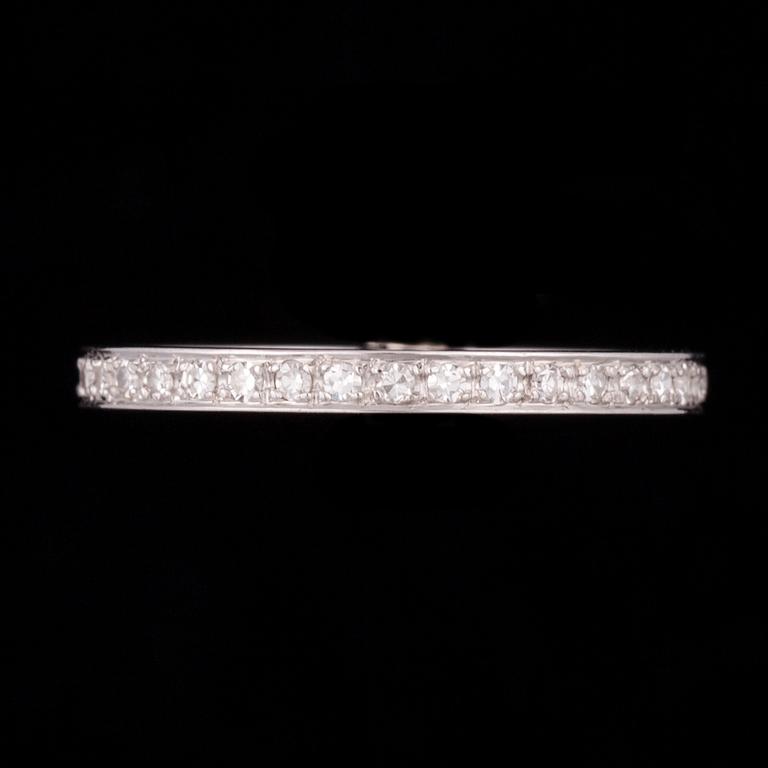 ALLIANSRING, 18K vitguld, 8/8-slipade diamanter. Vikt ca 2,2 g.