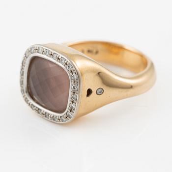 Charlotte Lynggaard, Ole Lynggaard, ring, "Cushion" 18K guld med rosatonad sten och briljantslipade diamanter.