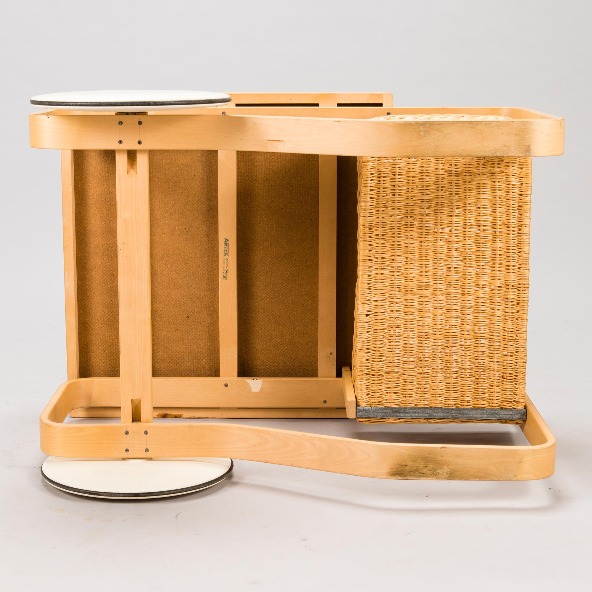 ALVAR AALTO, A 1960s-70s tea trolley model '900 for Artek.