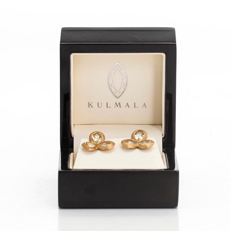 Earrings in 18K gold set with faceted beryls. Goldsmith Kulmala, Helsinki.