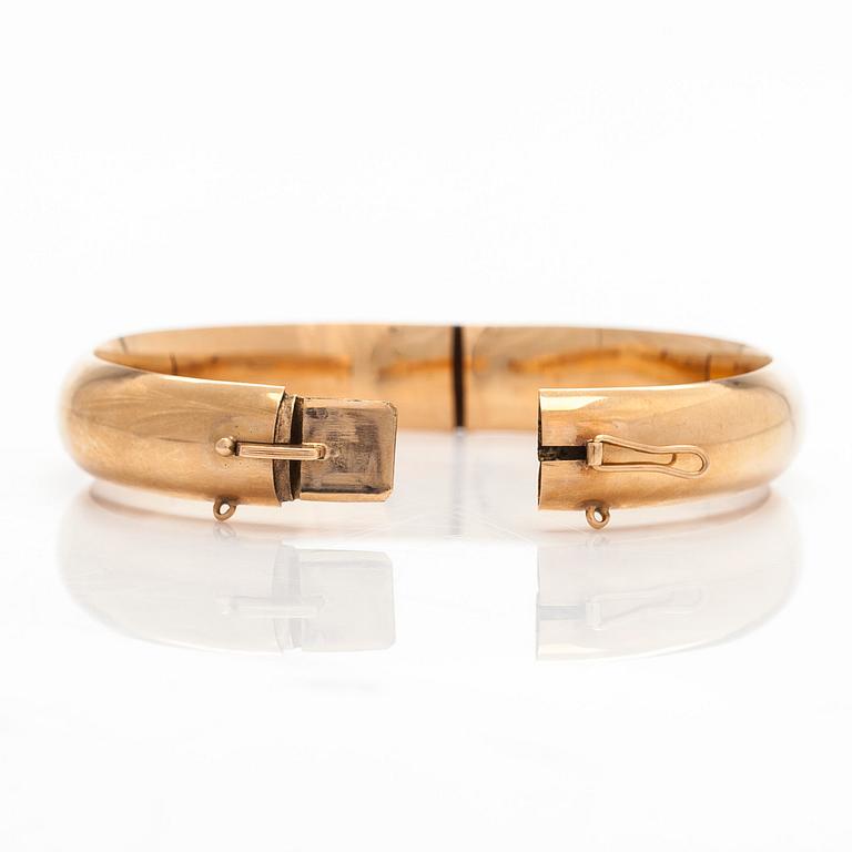 A 14K gold bangle, Westerback, Helsinki 1955.